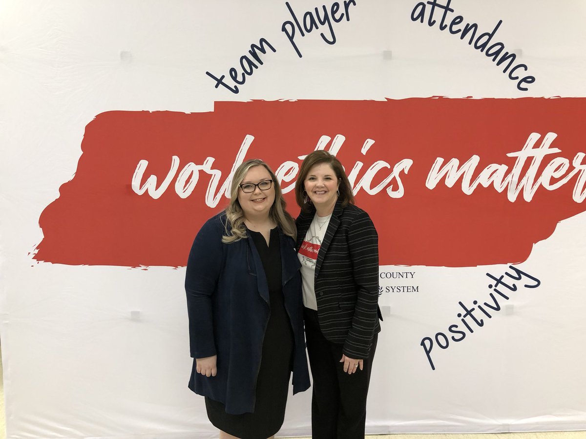 vutnerabIe's tweet photo. Thank you @lcwildcatfamily alumni and @FOXNashville Digital Producer, Caitlyn Shelton for being the keynote speaker at the Students That Work Celebration this morning! I am so proud of you!   @JMcDaniel4 #WorkEthicsMatter #ProudCTEDirector https://t.co/Ee9RnwGY3g