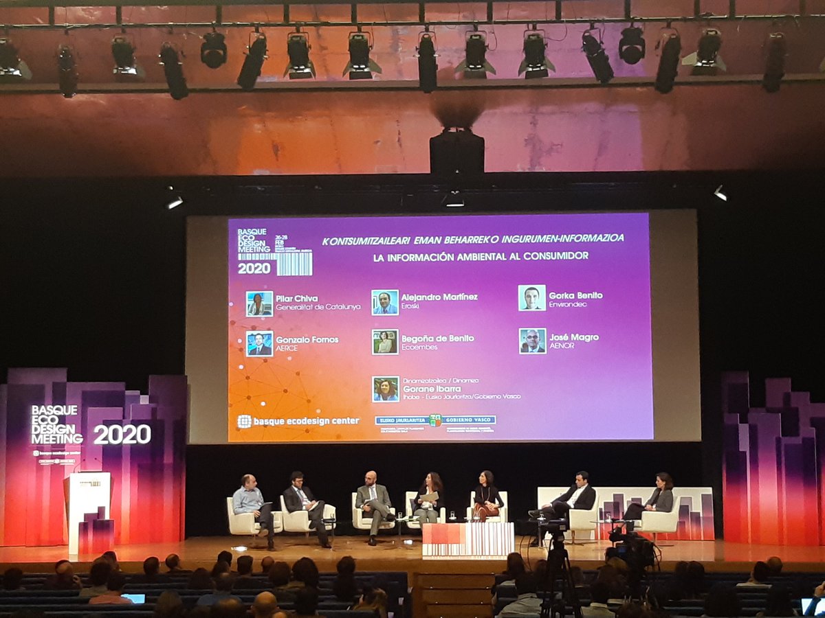 PManchuri's tweet photo. Última mesa redonda de la jornada, dedicada a cómo llega la información ambiental al consumidor, con un grupo muy heterogéneo de especialistas, entre ellos Begoña de Benito en representación de @ecoembes.

#BEMBasqueCountry2020 https://t.co/vO66ImaeWX