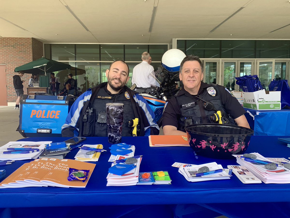 UFPublicSafety's tweet photo. Are you spring break ready? Come out to the Reitz Northside and learn about the different safety resources available to you during Spring Break. #BeSafe #SpringBreakSafe #GatorSAFE #GoGators https://t.co/mGCfoHHhBx