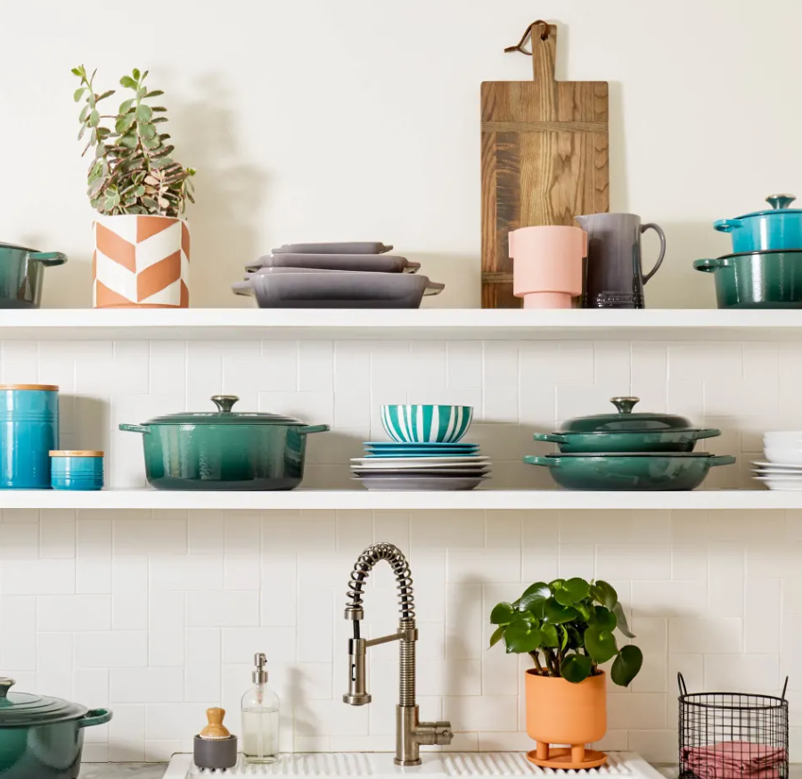IdealPriceUk's tweet photo. Le Creuset Just Debuted a Beautiful New Color - See How It Fits Into Your Kitchen https://t.co/Ate8VUmL62 Get your #LeCreuset deals here > https://t.co/DAj55LGSge https://t.co/Qq4EyC30kV