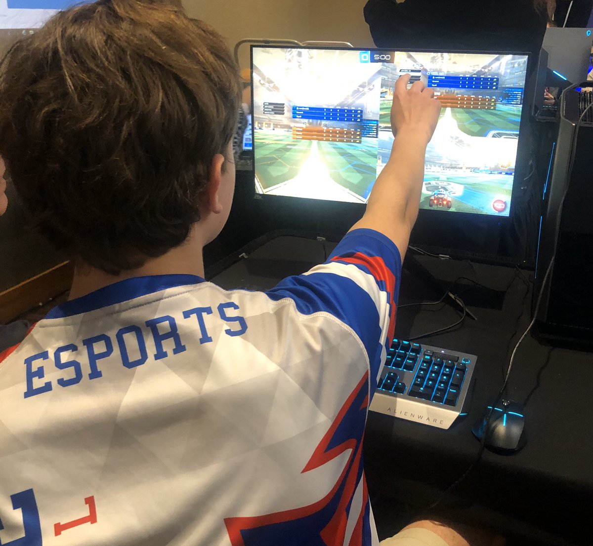 ESports in action! Learning from the State Championship Team from Grapevine-Colleyville ISD. #FRSLN @CTEinCHISD @geraldhudson