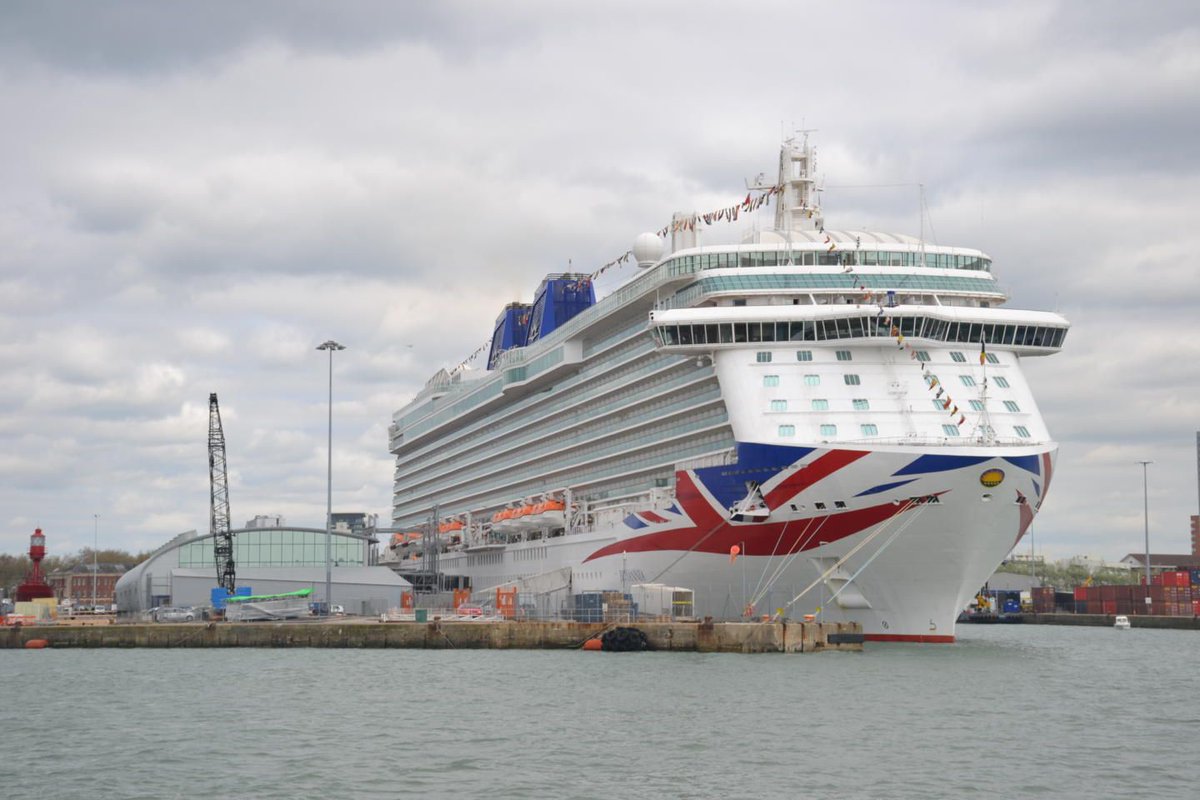 TinBoxTraveller's tweet image. *New post* No one likes to think about a holiday coming to an end. But sometimes it helps to be prepared, especially when you are leaving a cruise ship. Here&apos;s our disembarkation day tips for cruisers buff.ly/32tZd0a #travel #tipsfortravellers #cruise
