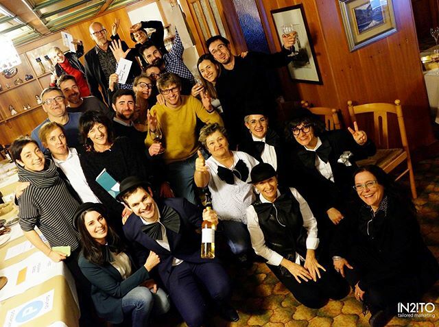 Una bellissima, divertente e spensierata serata trascorsa giocando a Vinopoly, la versione enogastronomica del famoso Monopoly ideata e organizzata da Intuito marketing in collaborazione con Enovely e la Locanda 2 Camini.

Grazia a tutti per aver giocato con noi!