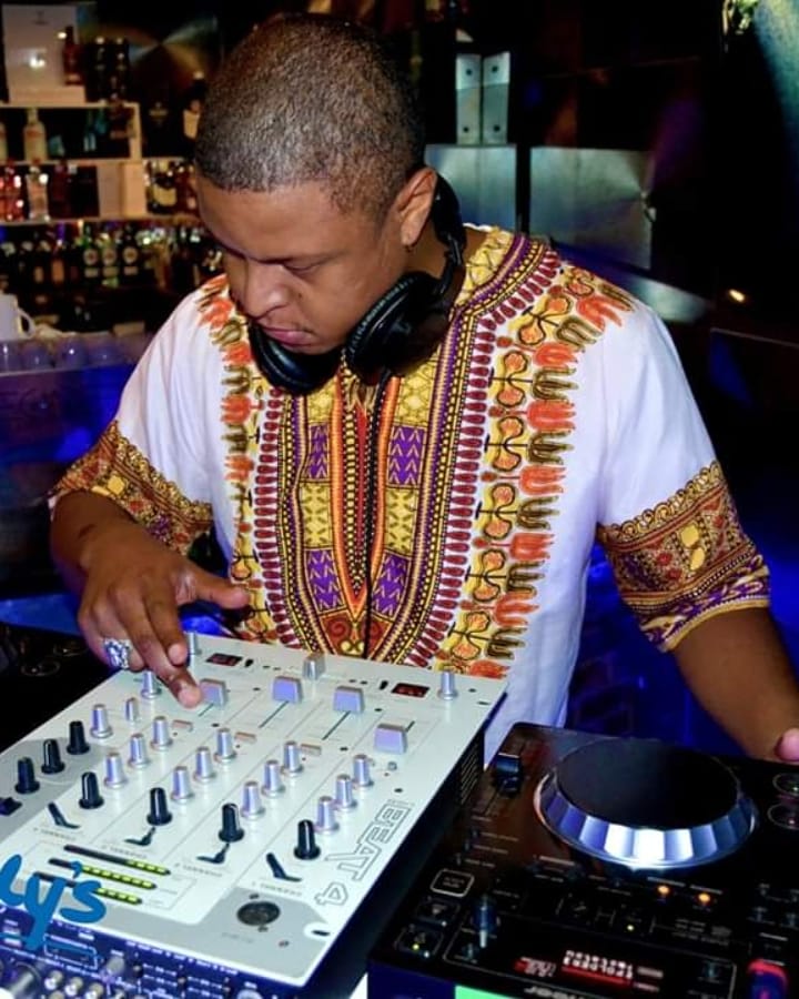breakdownent18's tweet photo. Thank you to everyone who came through ๐๐ค
Please head over to our Facebook page for all the photos! ๐ธ
#BreakdownEntertainment #StatusParty @ Rhapsodys Centurion https://t.co/EUoPyGGw13 https://t.co/gmu0n2d8vz