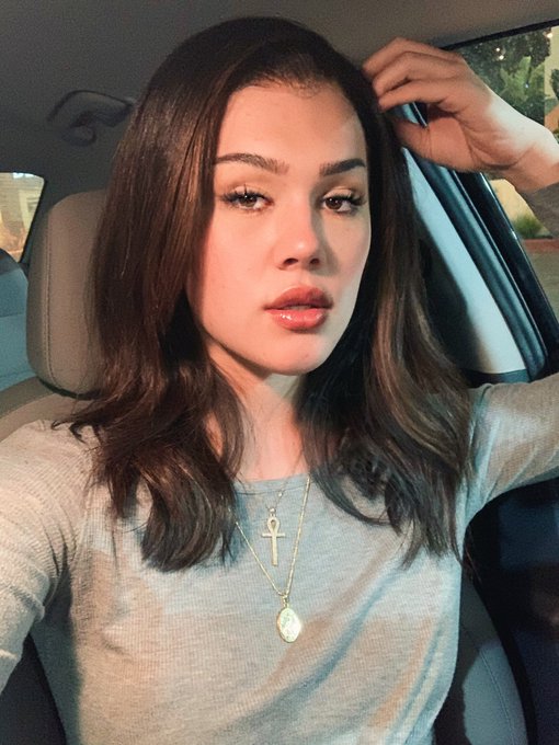 if i were to describe how i look in this photo, i would say ｊｕｉｃｙ https://t.co/7NlDzMhewg