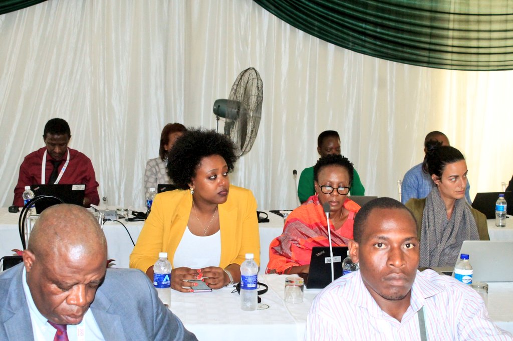 IOMatAU's tweet photo. Regional Director for Southern Africa of @UNMigration, @CharlesKwenin chairs the ‘Prosperity Parallel Session’ of the 6th Session of the Africa Regional Forum on Sustainable Development taking place in #VictoriaFalls, #Zimbabwe.
#AFRSD2020 #Agenda2063 #SDG2030 https://t.co/2KyFdfHrA4