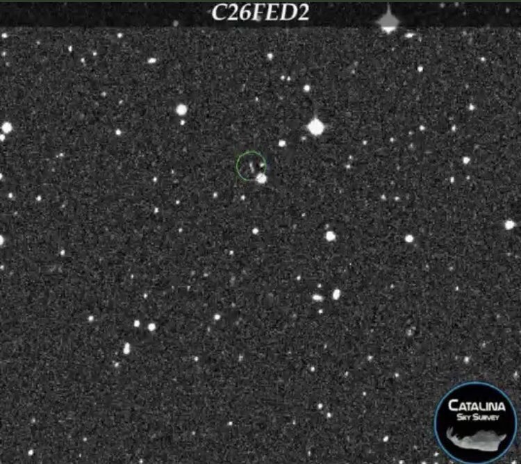 PaulKadak's tweet image. New #moon: scientists in #Arizona discover “mini-moon” #2020CD3 orbiting #Earth. Up to 3.5m across, it’s “temporarily bonded” to us says @IAU_org. Out of ~ 1 million known asteroids, it’s only the second known to have gone into Earth orbit (the first was in 2006). #7NEWS