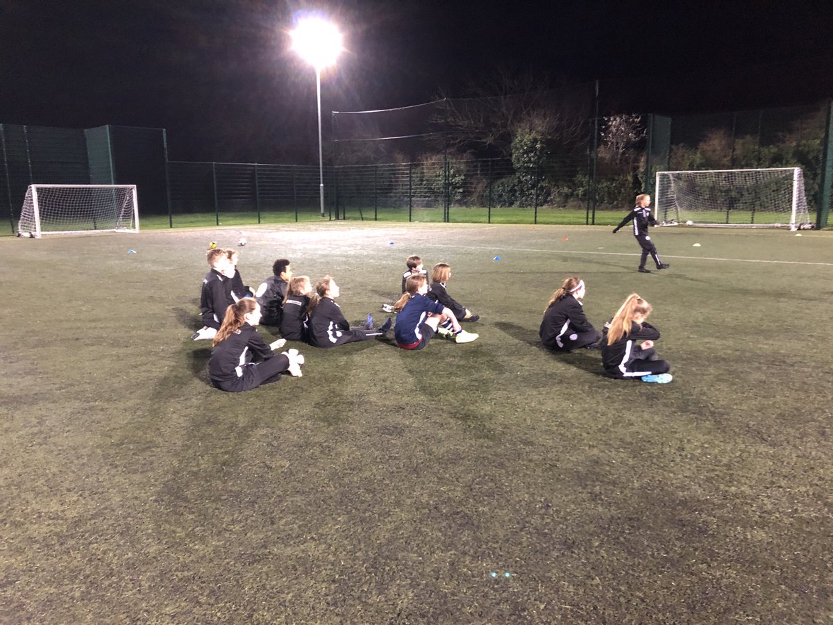 CambridgeU12's tweet photo. Great commitment from these girls every Wednesday!
#willtolearn #welovethisweather https://t.co/8AYIagLVGF