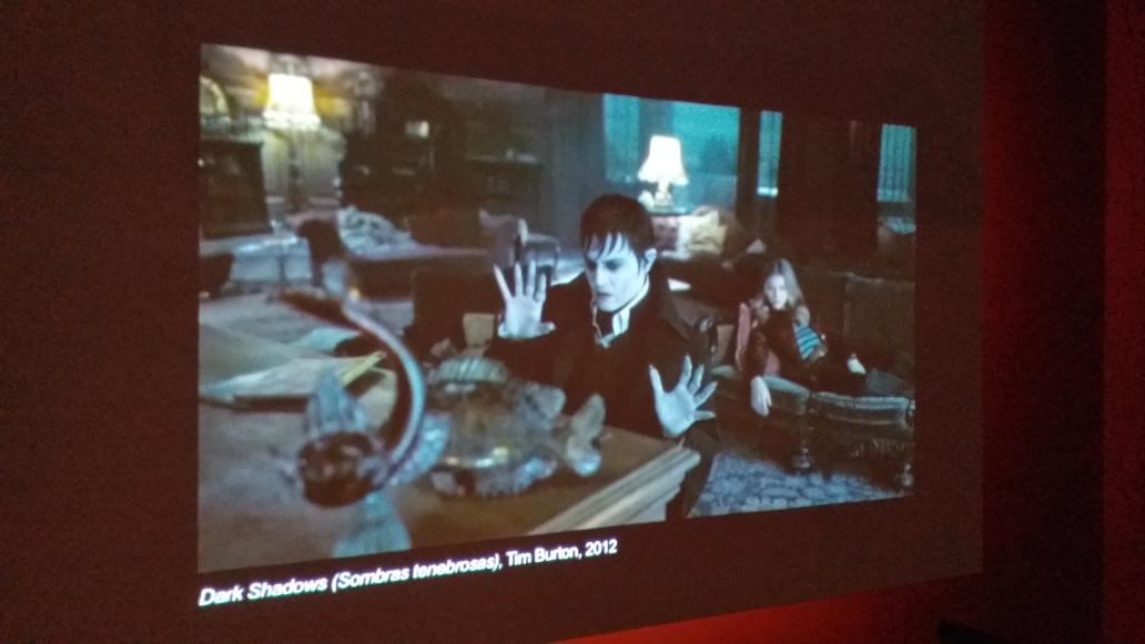 AlbertoCR_'s tweet photo. Había cositas de #DarkShadows, y entre ellas un dibujo original de Tim Burton 😍 (al que no me han dejado sacarle una foto 😭😭😭) https://t.co/8TVVI40k02