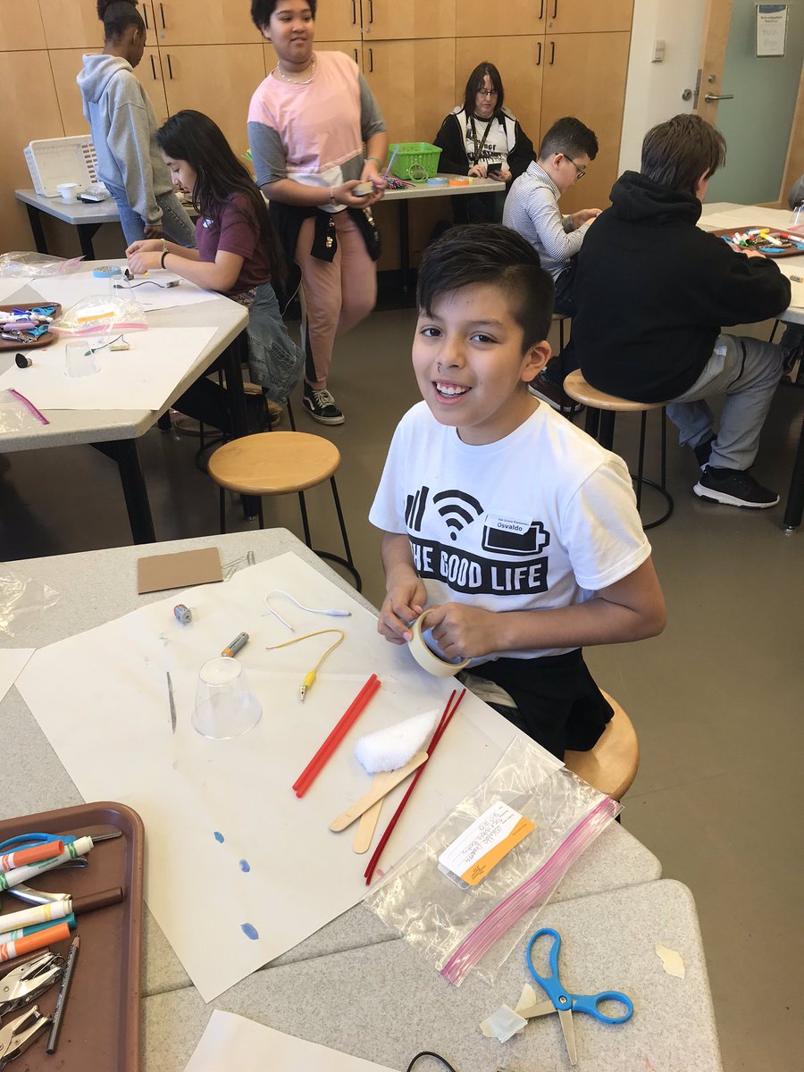 OakGroveArt202's tweet photo. #5thgrade made #scribblebots at the @nelson_atkins today for their workshop, they were so incredibly excited! I’m so proud of them! @OakGrove_202 @TUSD202 #usd202 #turner202strong #TurnerFamily https://t.co/kwWKLEdDSE