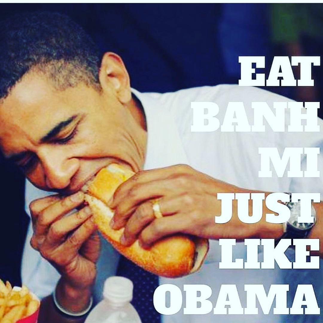 PTH66094926's tweet photo. Did Barack Obama mistreat himself with a Vietnamese Bánh Mì? 

#KoreansApologizetoVietnam
YTN Xin lỗi đi!
#YTN_사과해
Hãy tôn trọng Việt Nam!
#베트남을존중해 https://t.co/Uv4otIjlAf