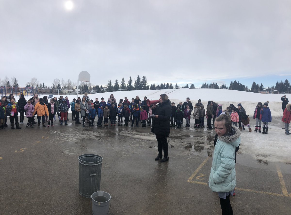 StCatherineCCSD's tweet photo. A great Ash Wednesday! A liturgy, and our traditional burning of our Lenten promises lead by Mrs. Mustapic. https://t.co/IrWZupyPUX
