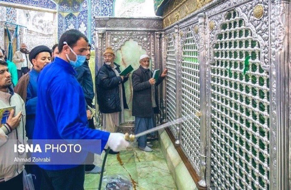 ZHRANCO_SA's tweet image. تطهير الضريح لحمايته من الفيروس 

استعداداً لتلقي وفود من يطلبون من صاحب الضريح ان يطهرهم ويشافيهم من الفيروس .
