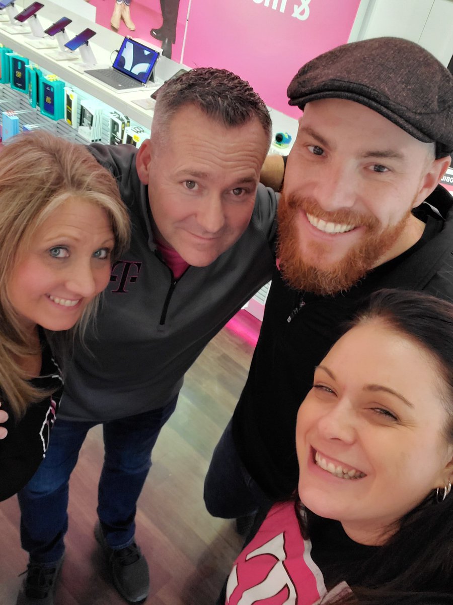 It's always a good day when your fearless leaders stop by to visit! ⭐ #kapoweee #NERules  <a href="/MrDennisJones/">Dennis Jones</a> <a href="/DavidGKlose/">David Klose 🇺🇸</a> <a href="/RobNieves5/">Rob Nieves</a>
