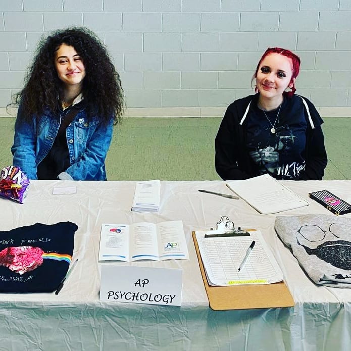 NorthGrandHS's tweet photo. @NorthGrandHS has partnered with @EqualOppSchools and @ChiPubSchools to provide our students greater access to AP classes! Yesterday, we hosted a STUDENT-LED AP Opportunity Fair! #hoothoot #equity #access #YouCanGoToCollege @CPSAdvPlacement @janicejackson @LDMcDade @docswin https://t.co/gJwQy91Zty