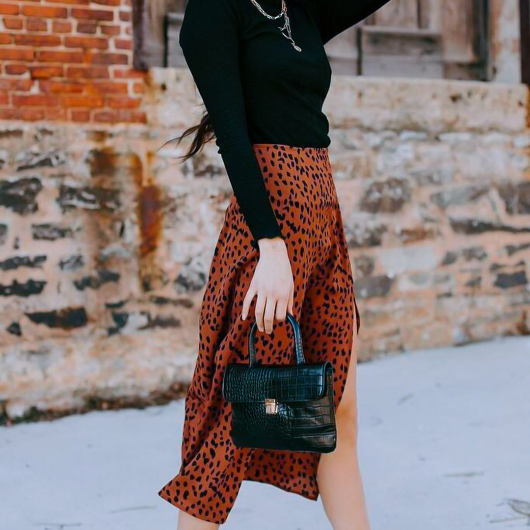 DCITYstyle's tweet image. It's about to get graphic: Brightside Boutique  opens 3/7  in Shaw. Launched by Baltimore boss Christie Vazquez, this is Brightside's 4th DMV shop and first in DC. Doors open next to @Bonobos @Nicecream  in @TheShayDC ✨ Stay tuned for more on this exciting new shop! #DCITYstyle