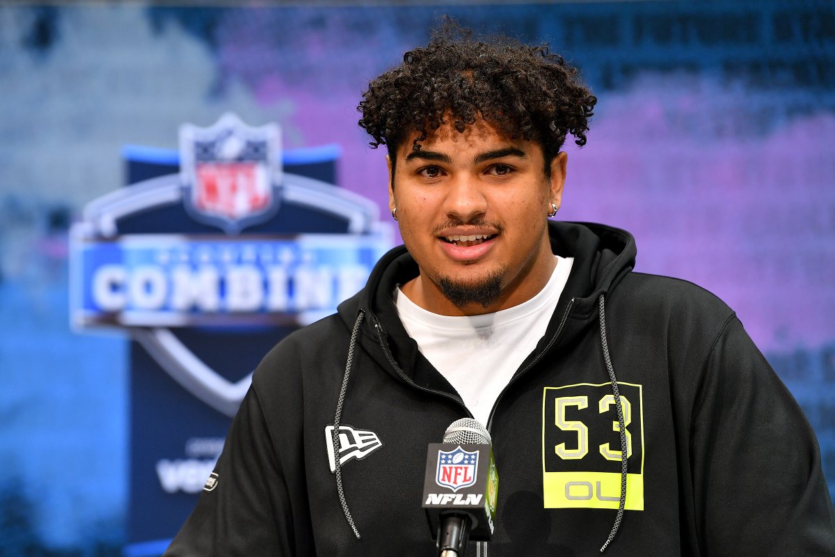HawkeyeFootball's tweet photo. .@TristanWirfs74 x #NFLCombine https://t.co/4lEfm5WMWS