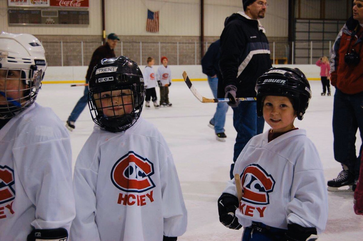 dc_town's tweet image. Good luck to these two #townhockey alumni and the rest of the @Boys_LDC team tonight!  Section finals against Hutch. #cokato @CoachKech @mike_rais