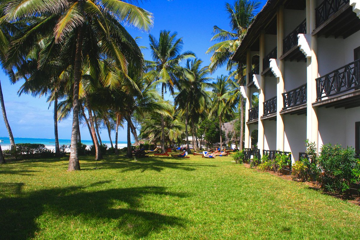 LastMinute_si's tweet photo. Prvomajske počitnice v [KENIJI] ☀️🌊
23. april | 7 dni | ✈️ iz Dunaja
Papillon Lagoon Reef 4*, vse vključeno, od 889€
Rezerviraj na 👉 https://t.co/fuAzPdOk0x https://t.co/xEEZVtf961