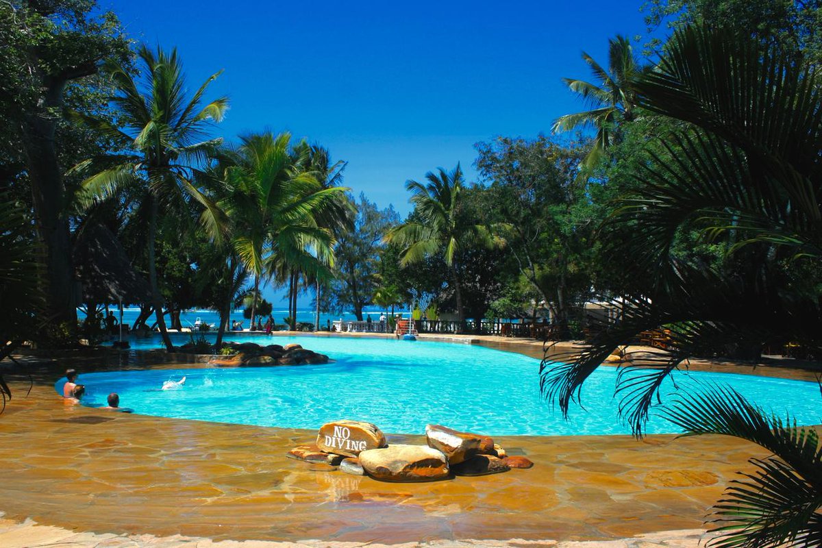 LastMinute_si's tweet photo. Prvomajske počitnice v [KENIJI] ☀️🌊
23. april | 7 dni | ✈️ iz Dunaja
Papillon Lagoon Reef 4*, vse vključeno, od 889€
Rezerviraj na 👉 https://t.co/fuAzPdOk0x https://t.co/xEEZVtf961