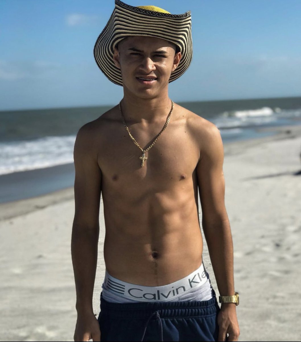 SexoGayPanam1's tweet photo. Dale RT 

Que vengo con buen material🔥 https://t.co/9VY3eSy8RV