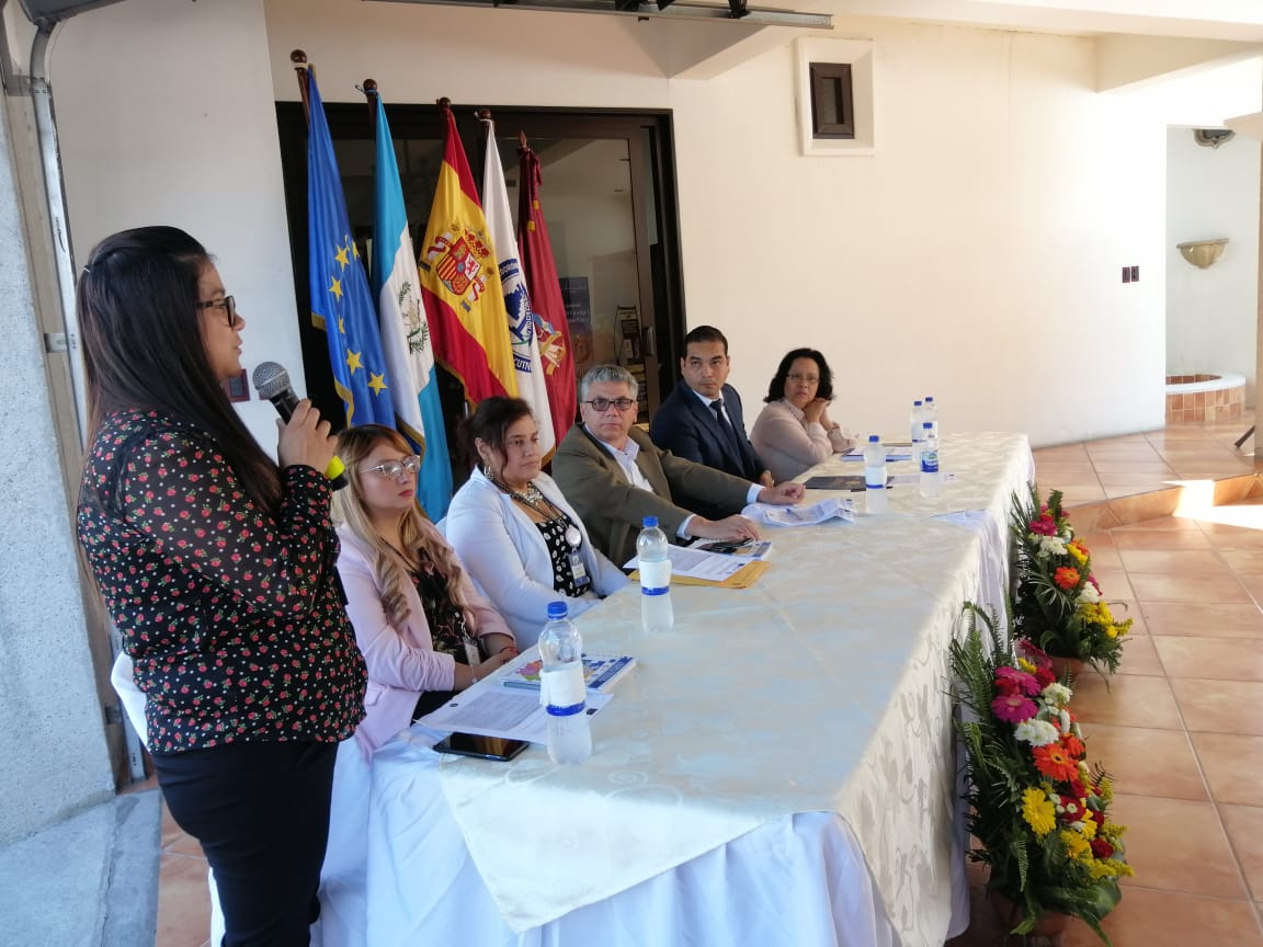 Aecid_Guatemala's tweet photo. #Hoy #Escuintla: Inauguran 4a. promoción de la Escuela de Mamás, Papás y Familia Ampliada. Organiza: Coordinación de Asistencia Legal a la Víctima y Familiares. Apoya: Programa Prevención de la Violencia y el Delito contra Mujeres, Niñez y Adolescencia. https://t.co/ZG6rEp7sNY
