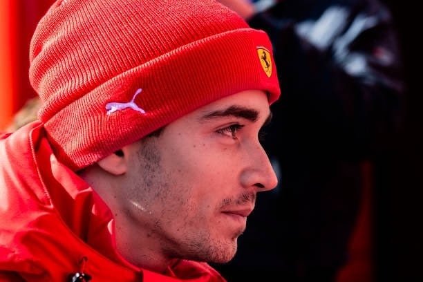 FerrariGang_'s tweet photo. Fin de cette journée d'essais à Barcelone 🏁

Matin ➡️ #Seb5 se classe P10 avec un 1.18.113 et 84 tours effectués ✔️

Après-midi ➡️ #Charles16 se classe P13 avec un 1.18.244 et 80 tours effectués ✔️

#Formule1 #F1 #F12020 #CL16 #Vettel #Leclerc #F1Testing #ForzaFerrari #Ferrari https://t.co/KdkA0h6v77