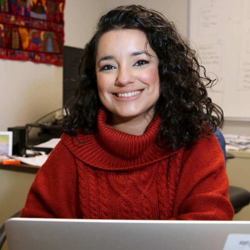 EBTSOYP's tweet image. Some single camera spots available to wrap up February and our celebration of #WomenInScience! Meet an investigative journalist studying poaching, a NASA Research Scientist or an ecologist researching boreal forests!

Check out the events and grab a spot: exploringbytheseat.com/lessons/#upcom…