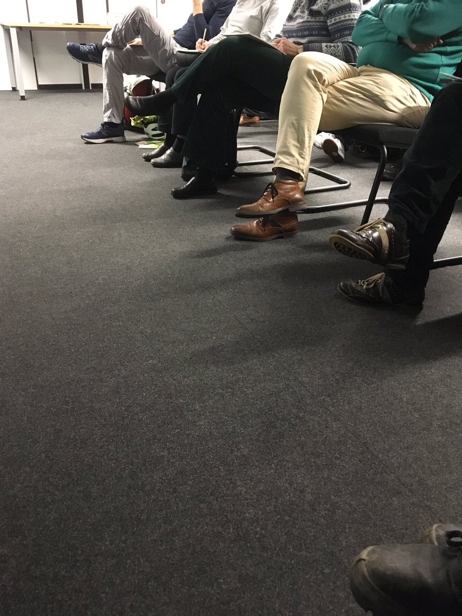 do_foss's tweet image. 50 Menschen haben mit Füßen abgestimmt und nehmen an der Veranstaltung im Umweltamt mit Daniel Schlep teil. #FreieSoftware Wir von #dofoss sind dabei.