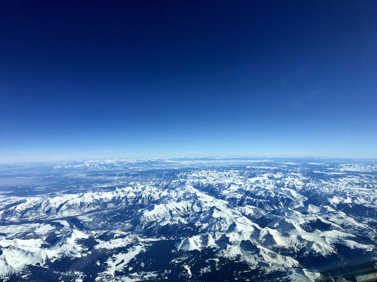 crjcaptchad's tweet photo. Goooooood mornin’ Colorado!!! This is why I do what I do!! Now time to head back to the west coast. Blue skies y’all!! #cowx #9wx #9news https://t.co/mr1xgV1zjE