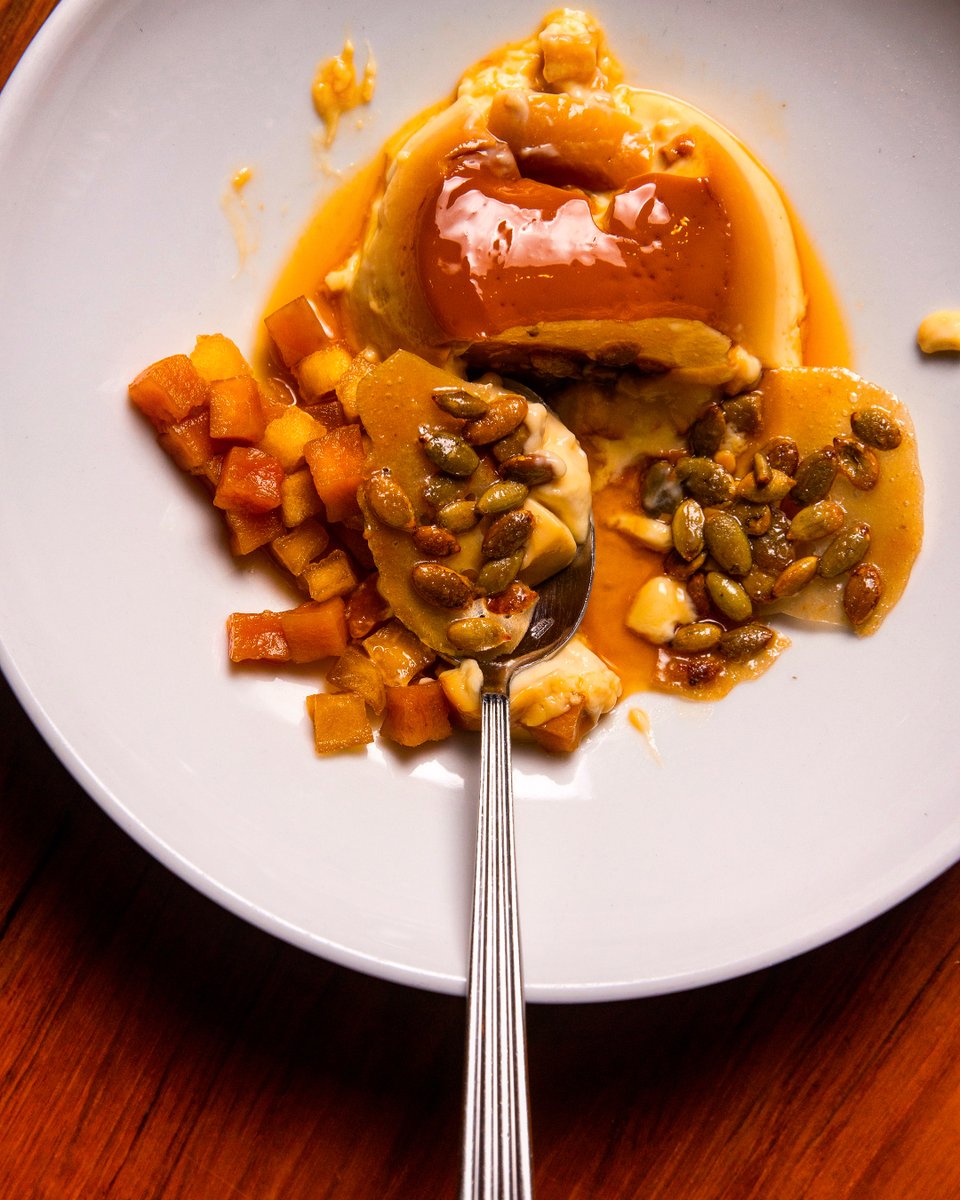 Crunchy, caramelized goodness 😍

Crème caramel with winter squash &amp; apple compote and pepita brittle.