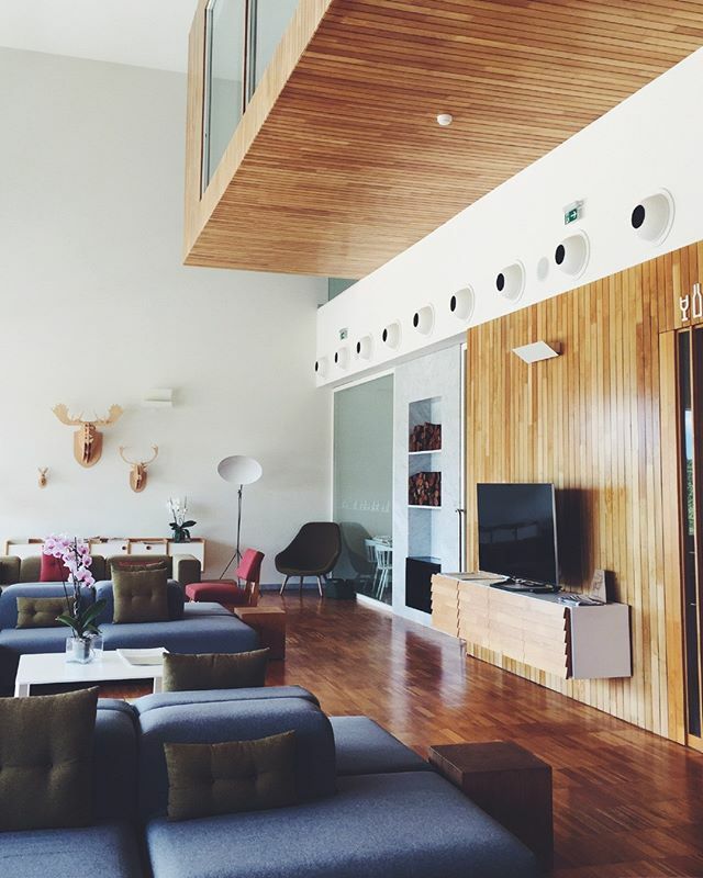 HotelMinho's tweet photo. Onde o conforto e a tranquilidade se encontram.
・
・
・
#hotelminho #hotelminhospa #spa #igersportugal #altominho #portugal_lovers #portugaldenorteasul #portoandnorthofportugal #visitportugal #vilanovadecerveira #travelgram #travelpics #relax #relaxing�� https://t.co/RRqzuHBCwx https://t.co/xM5j1oVRIj