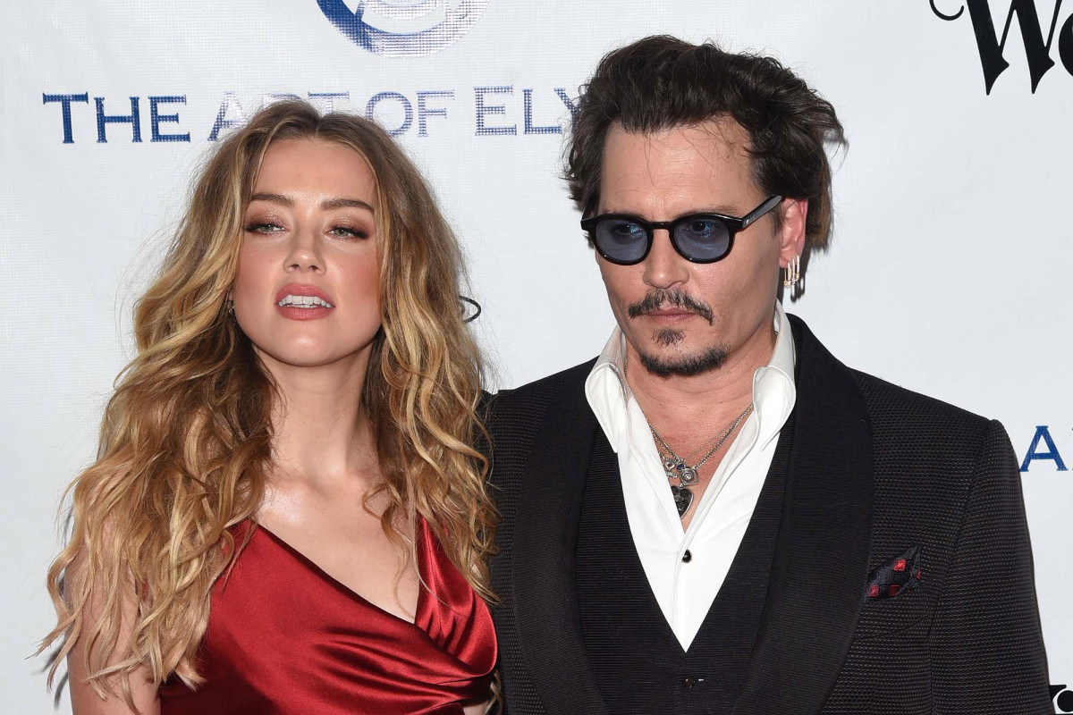 PageSix's tweet photo. Johnny Depp allegedly threatened to ‘burn’ and ‘drown' ex-wife Amber Heard and then 'f–k her burnt corpse' https://t.co/mN0PS2vLpm https://t.co/jJnPFtQnIu
