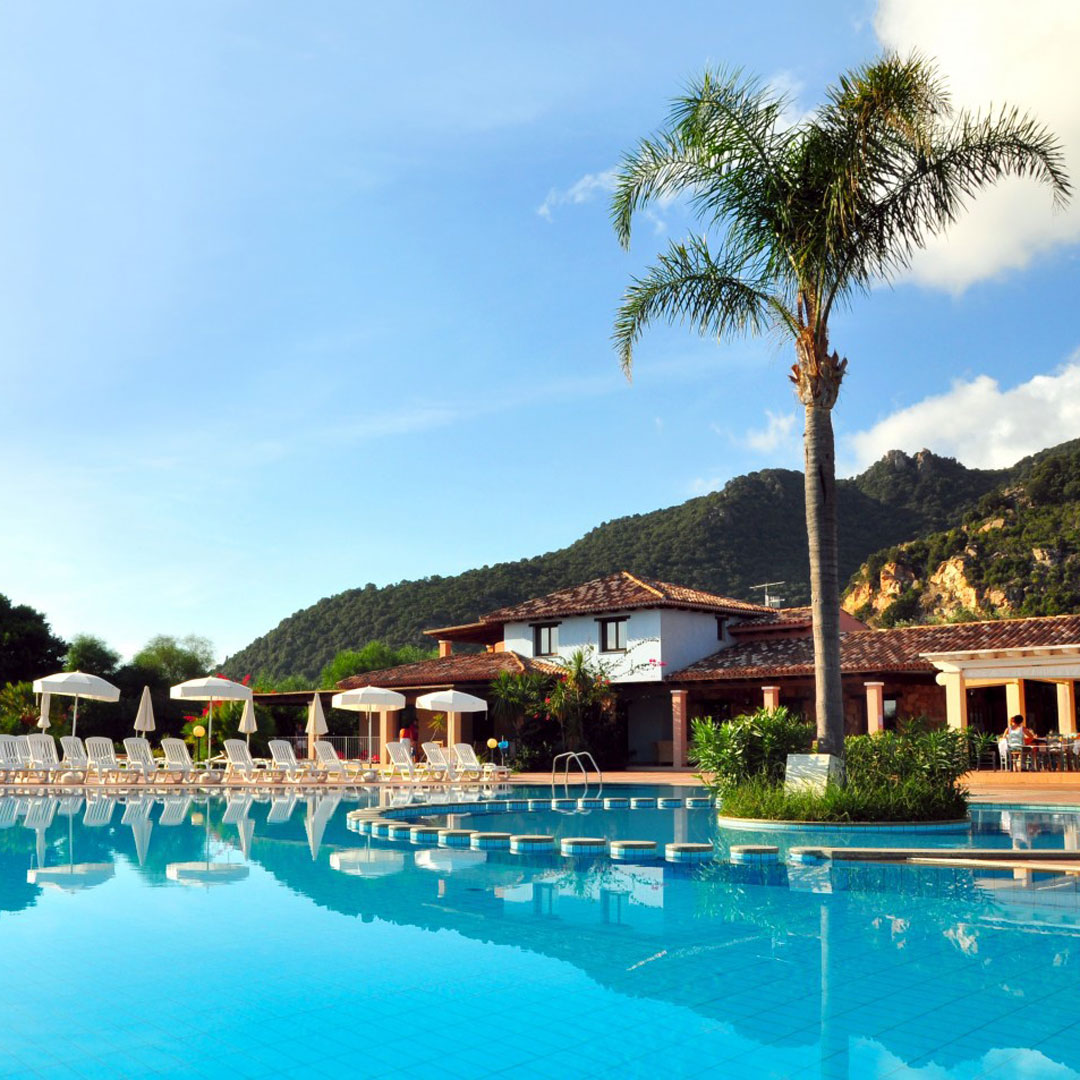 Less than a week left to save up to £200pp in the Big Mark Warner Sale. Save up to £100pp per week on all sun holidays to Greece, Sardinia and Turkey. Book your dreamy getaway to the Mediterranean and enjoy sun, sea and activities. Book now > bit.ly/2EFg5G2 #sun  #sale