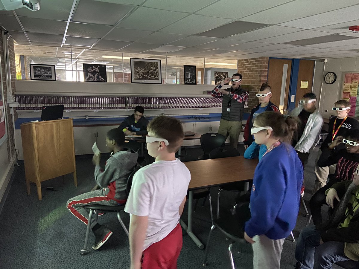 kacc_cunningham's tweet photo. Reviewing Ancient Rome in 3D! Mr. Storm brings a different element to learning! #studentengagement #umatter2me #weAREbams #inthezone https://t.co/bewCT76VRv