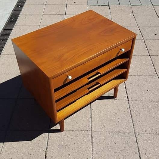 MohawkConsumer's tweet photo. Furniture transformation brought to you by @atomicagemodern! 

This Drexel magazine cabinet come to them in rough shape. Just look at the #furniturerepair using some trusted Mohawk products! 💪 Great restoration by @bobrestores! https://t.co/a9nYecyzO7