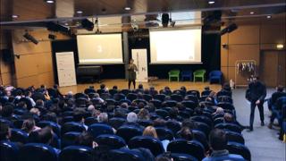FrenchTechOneLS's tweet photo. Finale du concours #JME2020 de @Manu_Incub ! Bravo pour les présentations des finalistes entrepreneur.e.s : la barre est haute 🤩

Partage avec Anne-Sophie Caistiker de @Doctibike, marraine de l'événement, qui parle de vision, d'humain et de finance (trois piliers d'un projet). https://t.co/wr8WECvscn