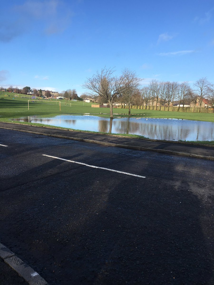 On a beautiful, bitterly cold afternoon it was good to meet up with Cllr DonaldLReid, resident & officers from @North_Ayrshire Flooding, Streetscene & Roads to investigate the current state of the water retention problem, blocked drains & running water in #KilbirniePark. #ongoing