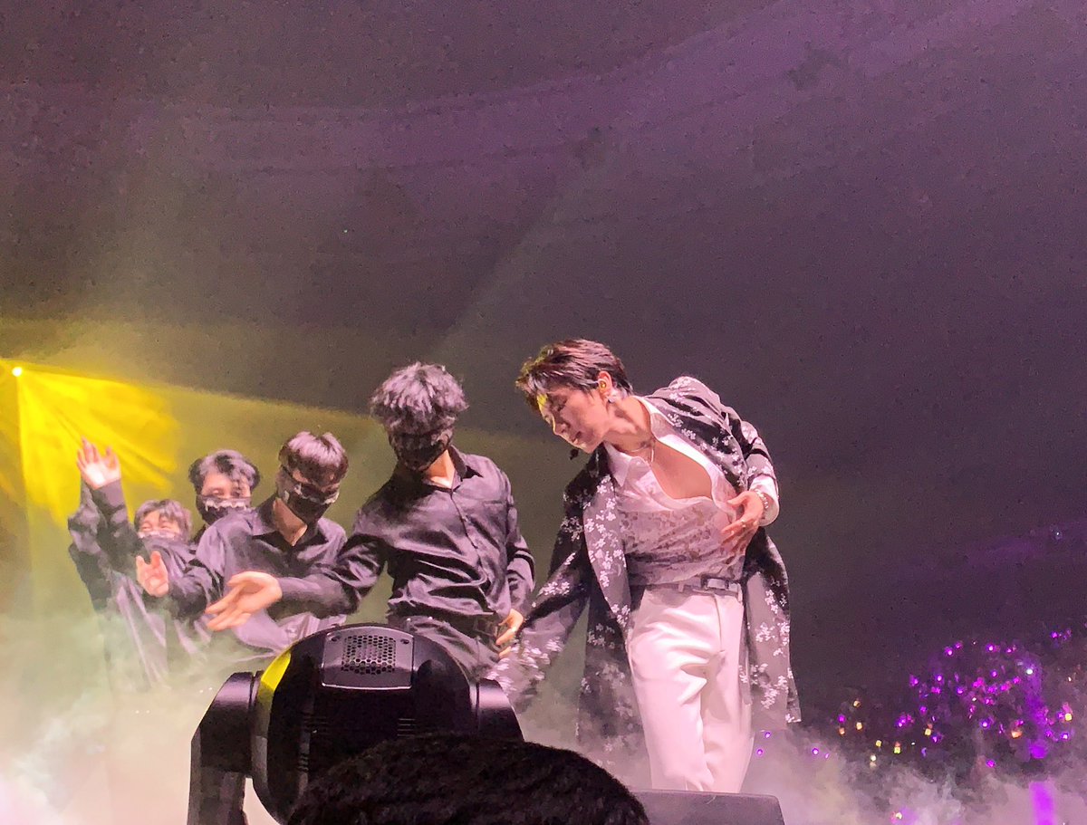 Earth_Denizen's tweet photo. #HappyTenDay 💚💚💚©justsome_kpopthings VanFeb2020 #HBDTen #HappyBirthdayTen #HAPPYTENDAY2020 #chittaphonleechaiyapornkul #SuperM #WeAreTheFuture #슈퍼엠 #TEN #SuperMtheFuture #WeAreTheFutureLive #Jopping #NCT #NCTU #WayV #WeiShenV #NCTzen #WayZenNi #威神V #텐 #李永钦 #SuperM_TEN https://t.co/OuYfEbvzBD