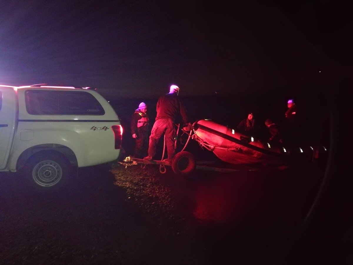DGTM_Chile's tweet photo. Un exitoso operativo de rescate efectuó personal de la #CaPuerto de Chaitén, luego de un llamado de urgencia que permitió coordinar y evacuar a un Buzo Mariscador que presentaba síntomas de Enfermedad Aguda por Descompresión Inadecuada.
Conozca más https://t.co/wvUkHOmqjP https://t.co/R73fso5Tvw