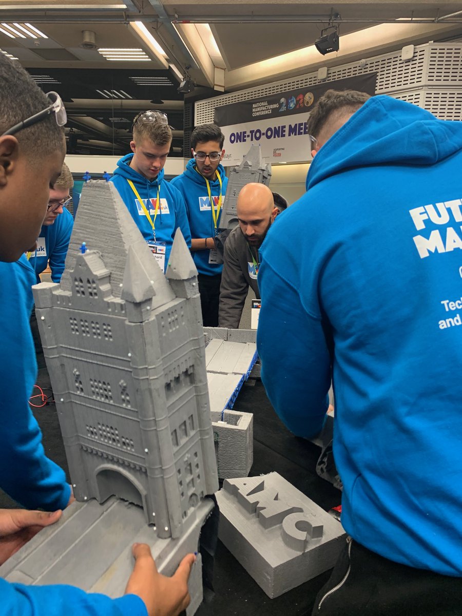 TimFigures's tweet photo. Yesterday I saw our fantastic @MakeUK_ apprentices construct a model Tower Bridge at #MakeUK2020 and today I got up close with the real thing - thanks to our friends at @ROKAutomationUK ! #FutureMakers #MakeItSmart #BackingManufacturing https://t.co/R3QoHOfBYT