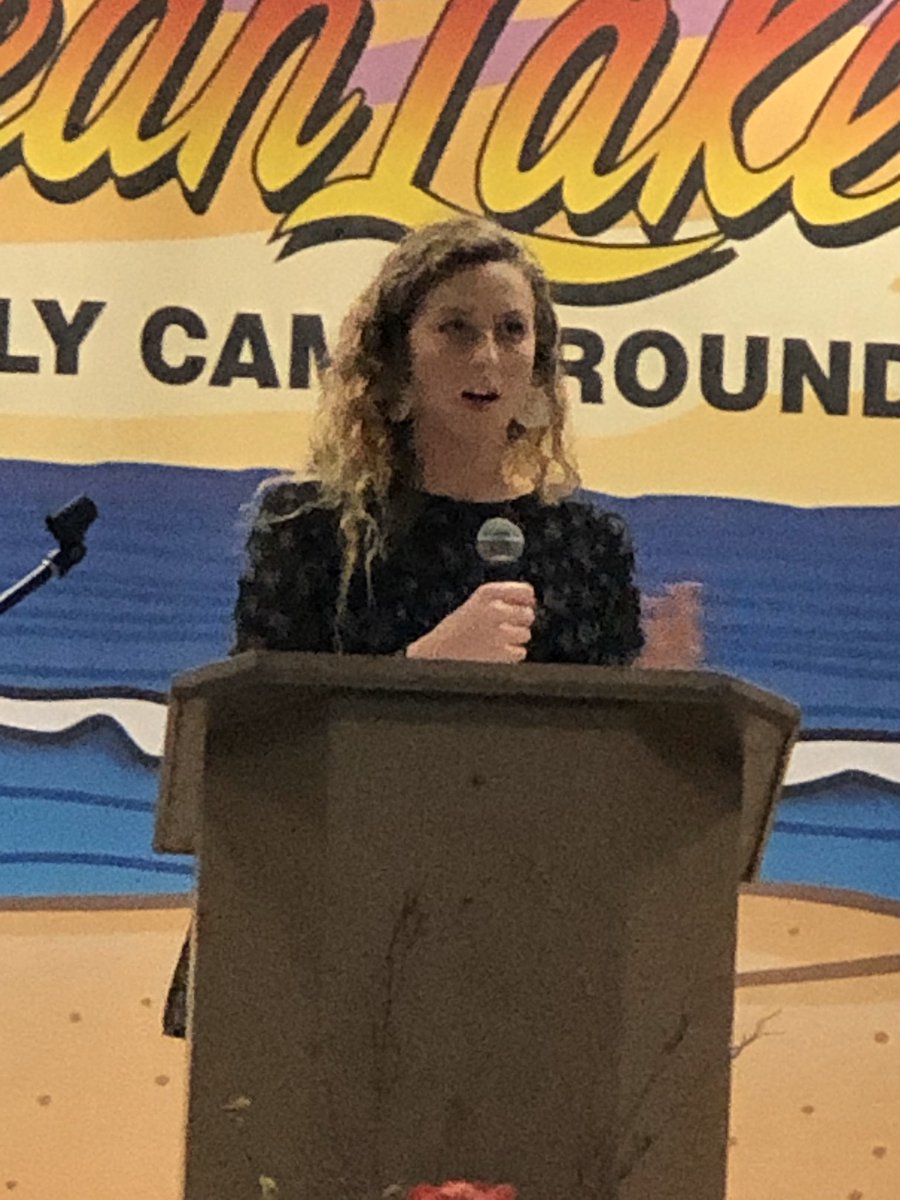 cfhsann88's tweet photo. Ashtyn Perry represents CFHS at the SC Fellowship of Christian Athletes Banquet in Garden City! #cfpantherlife #CFHPrincipal #FCA https://t.co/i0HhyRuZ28