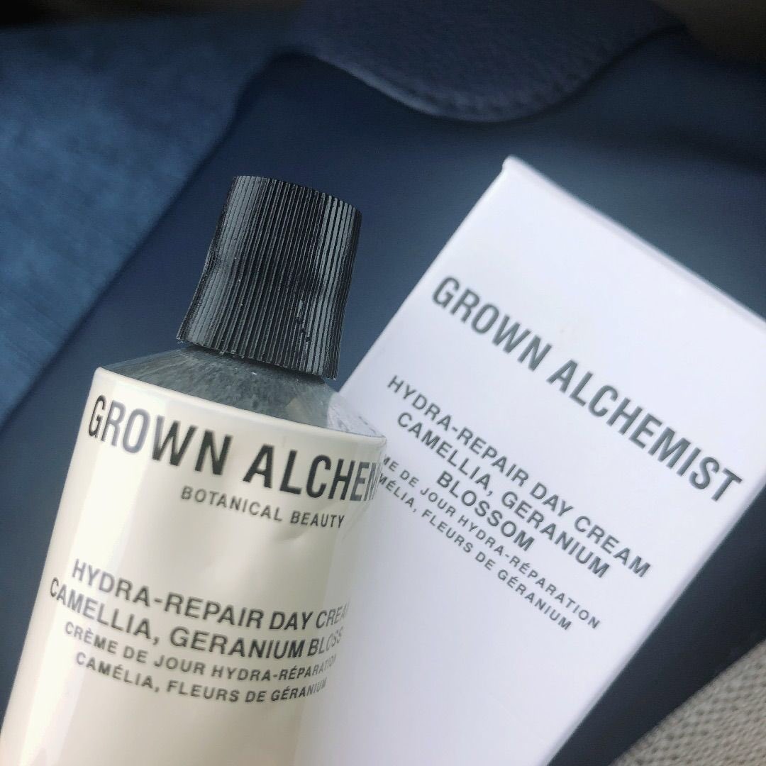 mrsfullnelson's tweet photo. Calling EVERYONE! #GrownAlchemist has it ALL! dedication to #sustainable packaging #organic #vegan &amp; #CrueltyFree #skincare would happily support and purchase again. perfectly hydrates and calms skin with the addition of #rosehipoil and #geraniumblossom 
 https://t.co/0RceS1VmUK https://t.co/jVNdu4WrJe