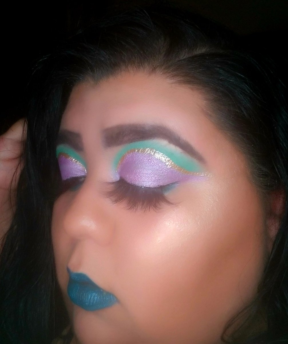 Mardi gras inspired look

Not my best but I've been working on my cut creases and gotta say looking decent lol