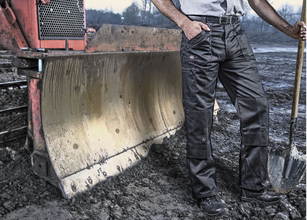 The Dickies Redhawk Action Trousers are lightweight and extremely comfortable. Ideal for a variety of trades and you can be sure of the quality and comfort these work trousers will provide. 

👉 Check them out here: dickiesworkwear.com/uk/dickies-red…