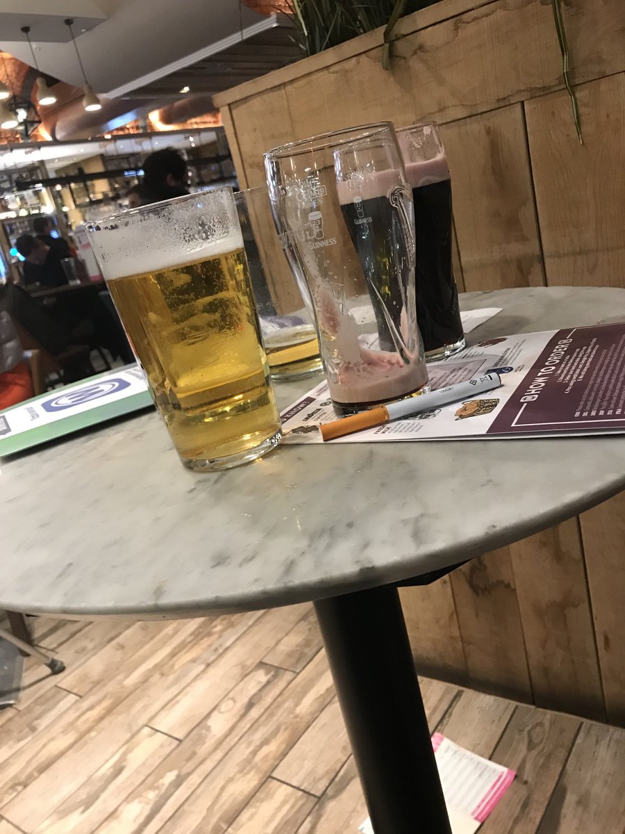 We’re on our way, were on our way #wolvesaye #barcelona 🐺