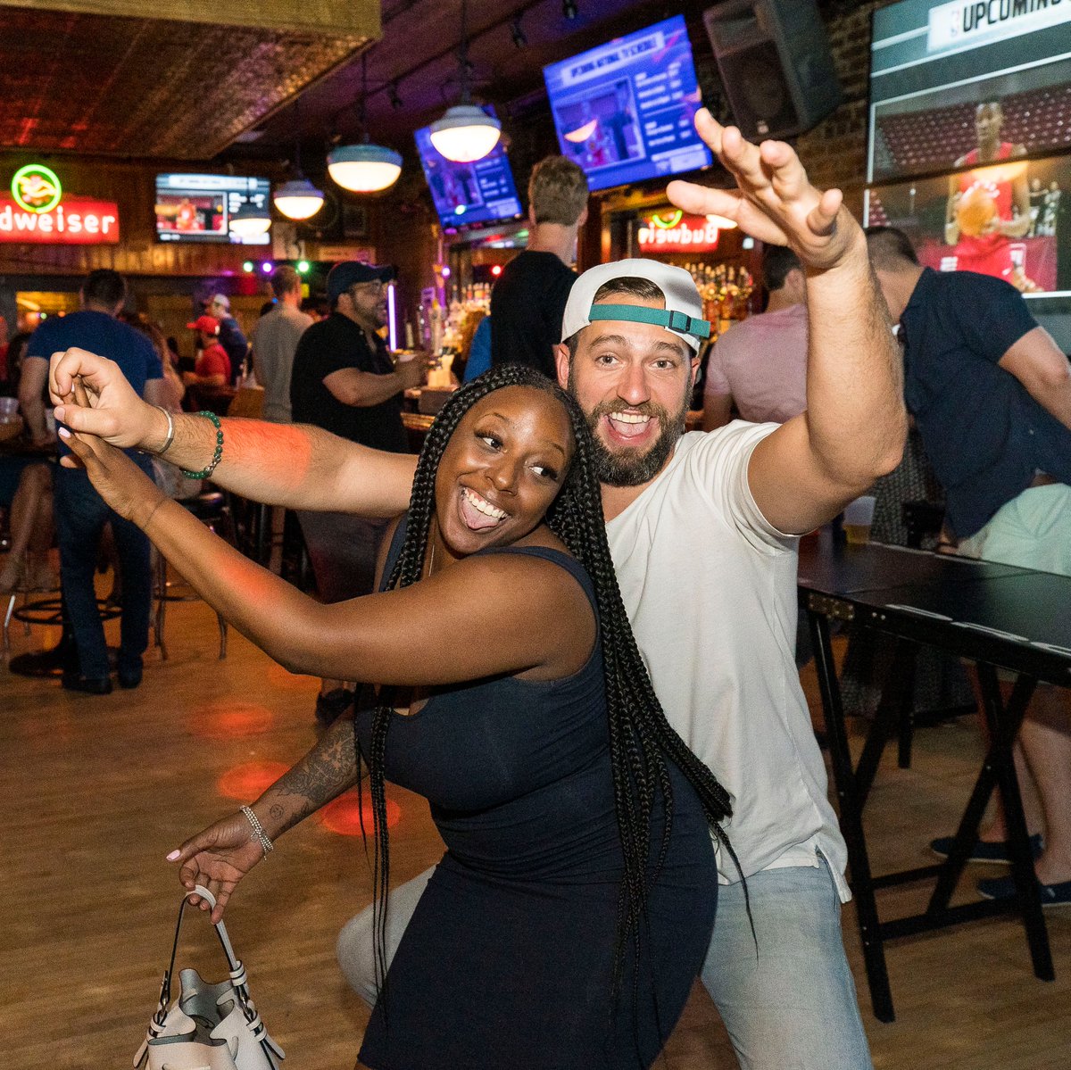 ShenannigansHOB's tweet photo. We can all agree that dancing is the key to a good night, right? 

#ChicagoBars #Shenannigans #ChicagoSportsBars #Chicago #Bars #ChicagoDiveBars #Sports #BeerPong #Dance https://t.co/CoThNEDFXf