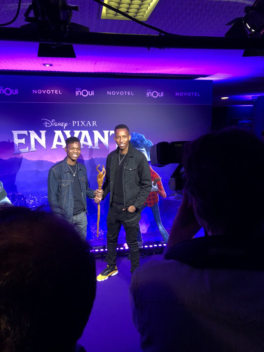HOS_agency's tweet photo. Avant-première @DisneyFR #EnAvant avec @LesParodieBros ✨
Une belle collaboration à retrouver dans quelques jours... #HouseOfStories #TeamHOS #StayTuned https://t.co/il2vRumvUh