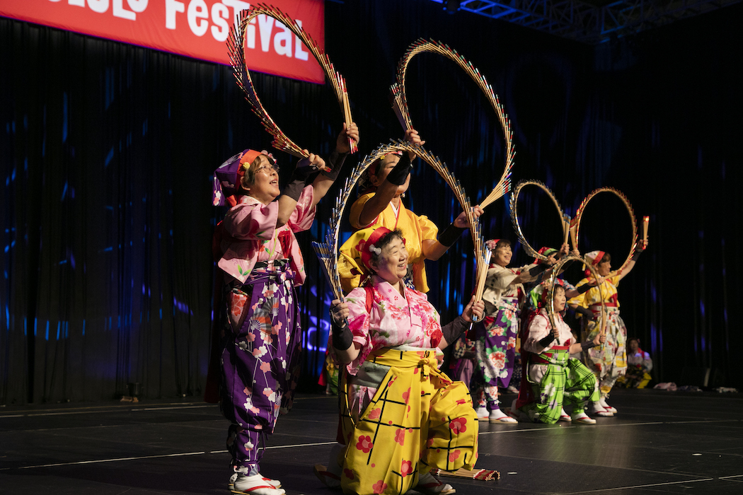 HonFestival's tweet photo. Bring your friends and family to enjoy the various cultural performances at this year's Honolulu Festival! The performances will be held at the Hawaii Convention Center, Waikiki Beach Walk, Ala Moana Center and International Marketplace. #HonoluluFestival #honfest @HawaiiHTA https://t.co/hcXFyj1OYK