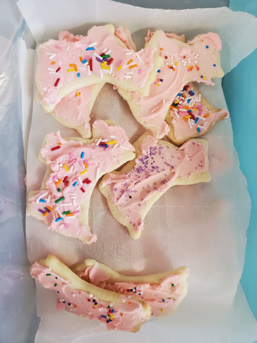 #spcatreatweek and #PinkShirtDay2020 <a href="/Uplands67/">Uplands Elementary</a> Showing compassion and kindness